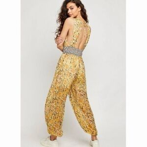 NWT Free People Bohemian Floral Deep V Jumpsuit Flowy Wide-Leg Size Small Womens